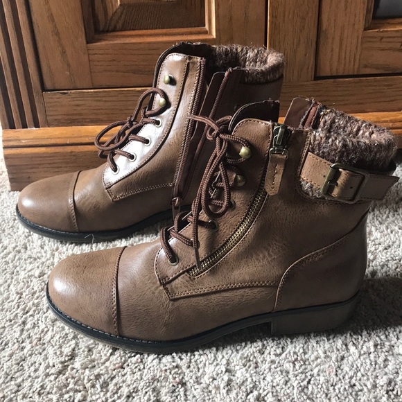 Ankle boots - Picture 2 of 3